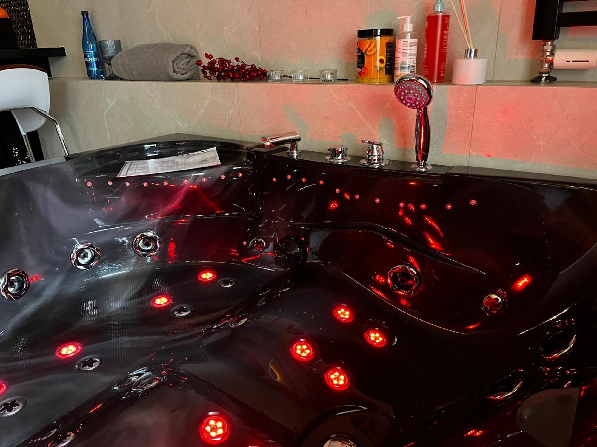 Jacuzzi Rakowicka Top Apartments คราคูฟ ภายนอก รูปภาพ