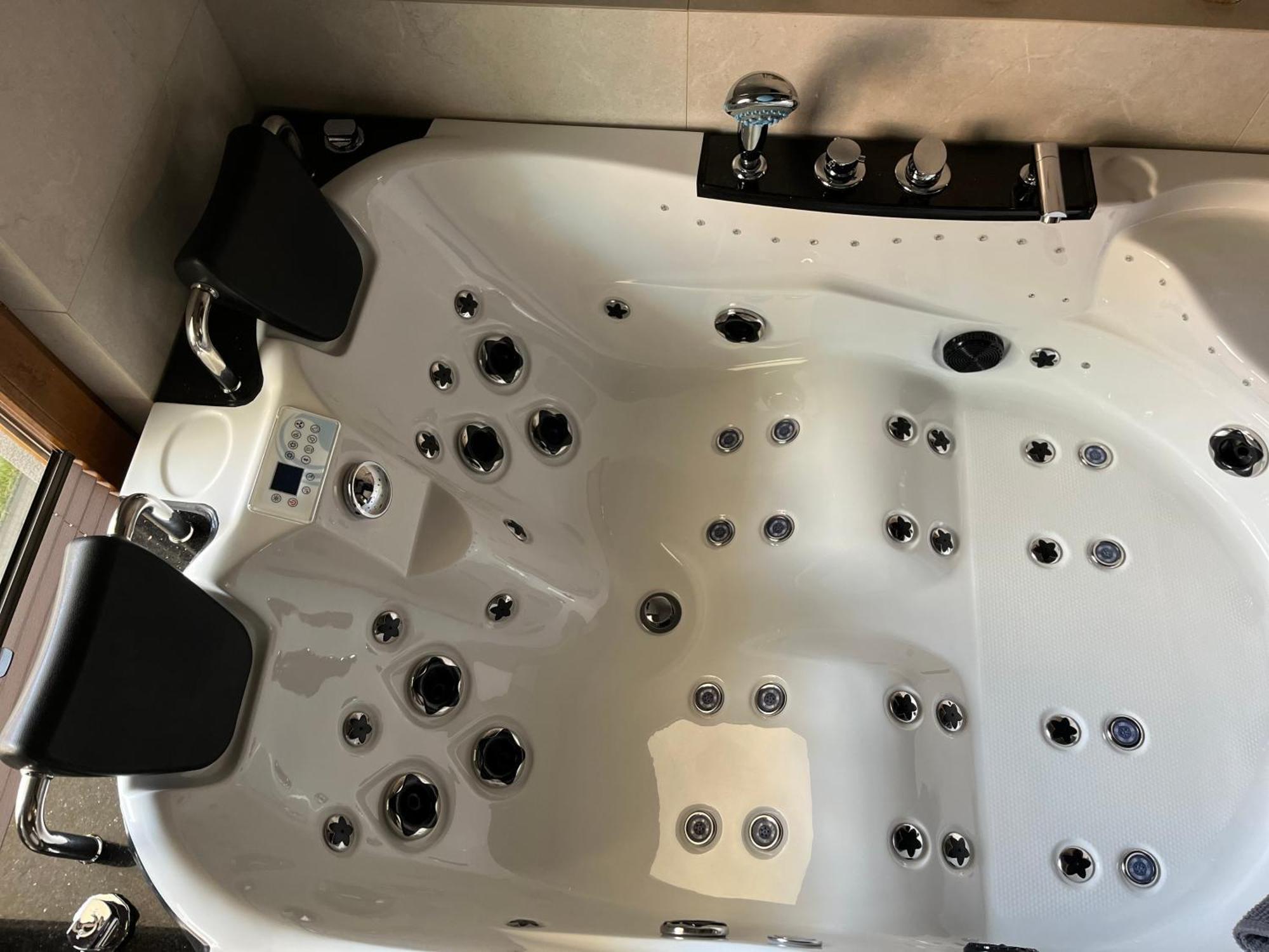 Jacuzzi Rakowicka Top Apartments คราคูฟ ภายนอก รูปภาพ